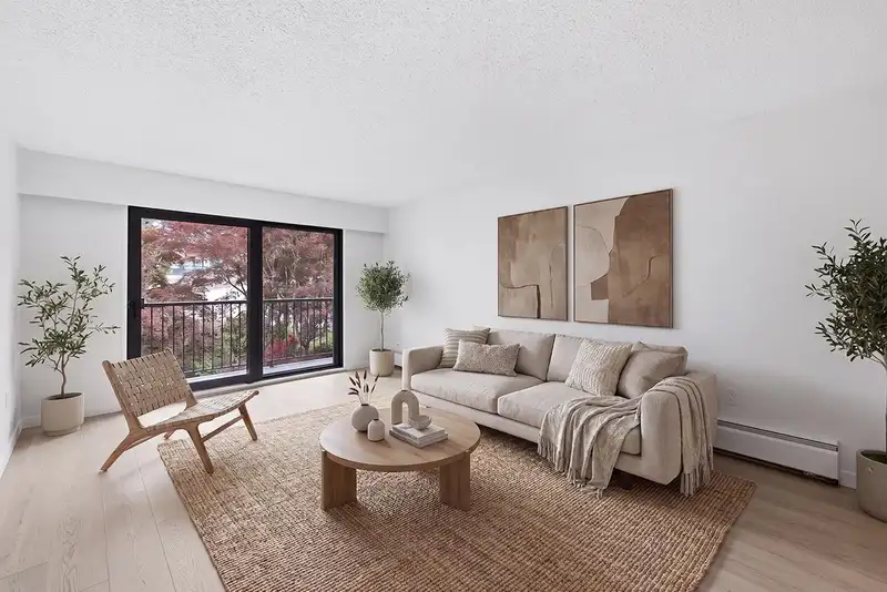 313 5450 EMPIRE DRIVE - photo 1 of 32