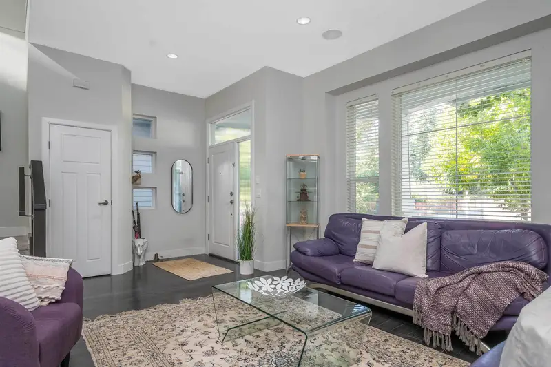 16772 23 AVENUE - photo 4 of 25