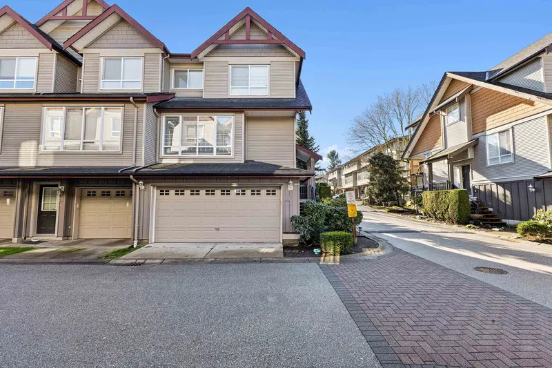 17 16772 61 AVENUE - photo 2 of 25