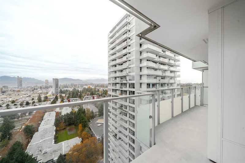 2709 13768 100 AVENUE - photo 1 of 15