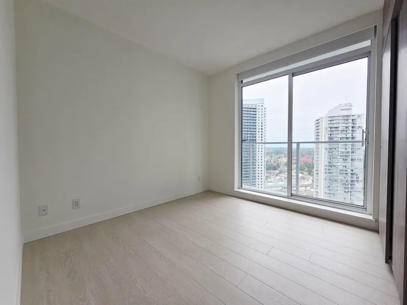 2709 13768 100 AVENUE - photo 4 of 15