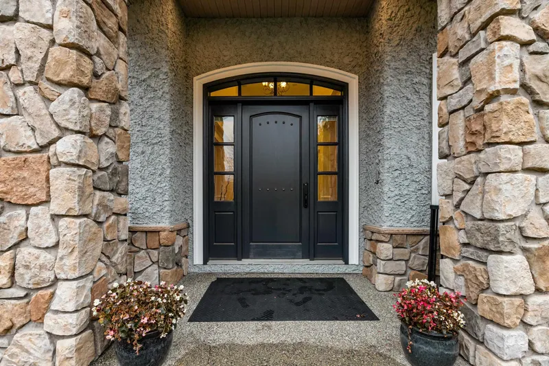 15296 57 AVENUE - photo 3 of 25