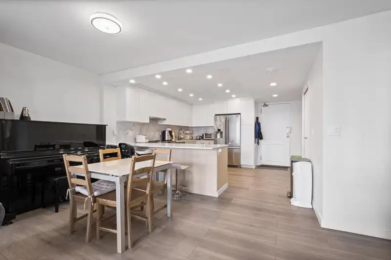 1404 4350 BERESFORD STREET - photo 3 of 24