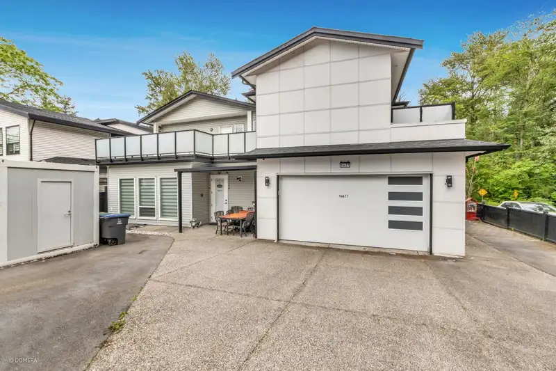 14477 101 AVENUE - photo 2 of 35