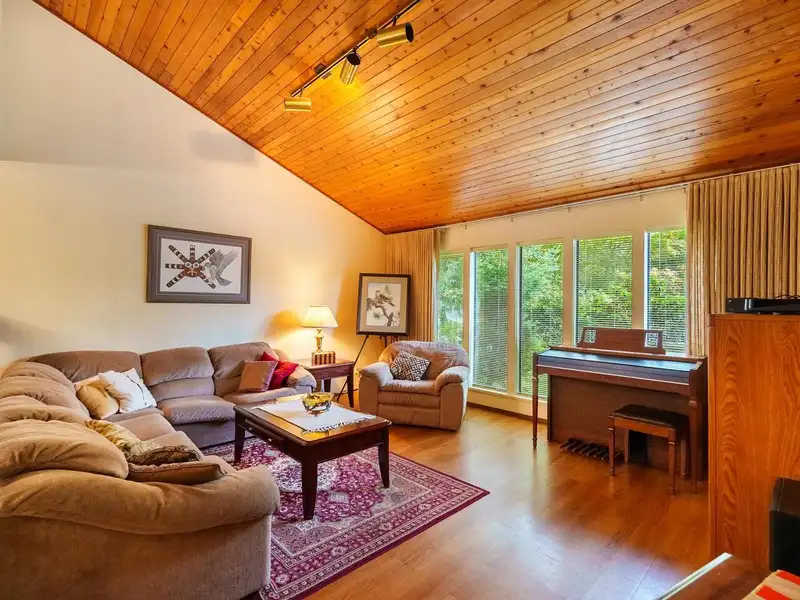 2682 EAGLERIDGE DRIVE - photo 4 of 26