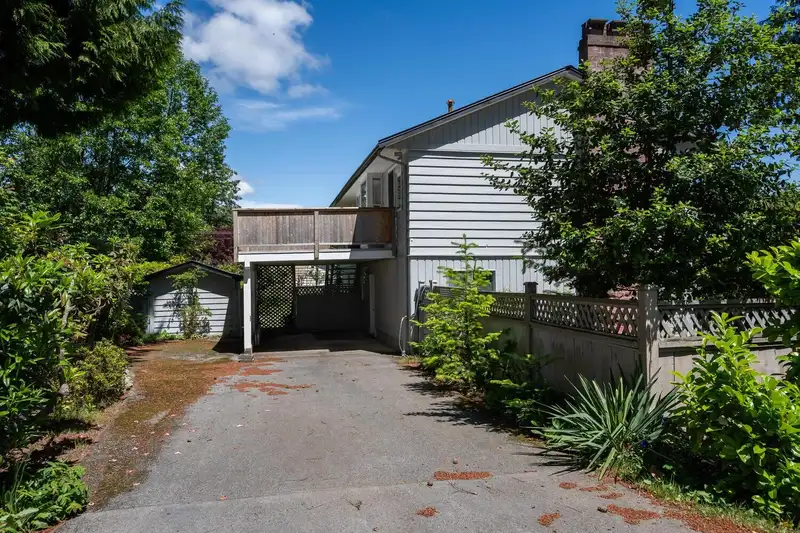 841 55A STREET - photo 3 of 26