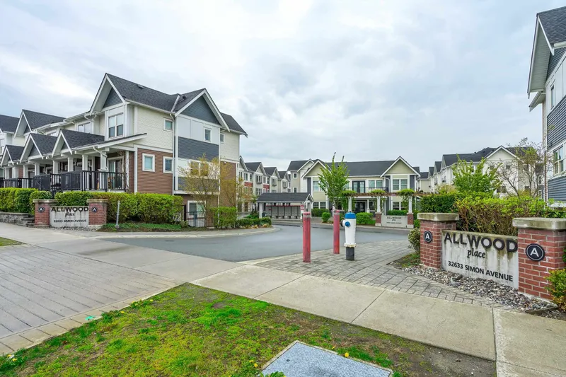 56 32633 SIMON AVENUE - photo 2 of 25