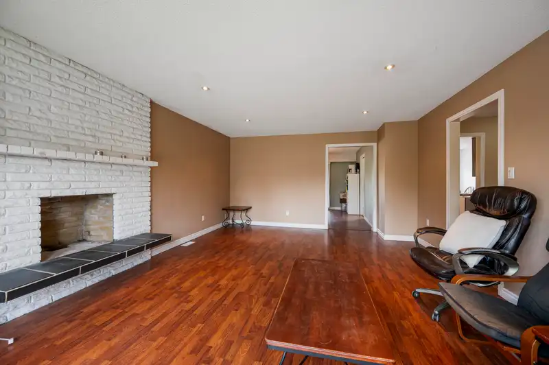 602 ALLISON PLACE - photo 4 of 30