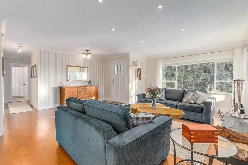 3129 PRINCESS AVENUE - photo 2 of 22