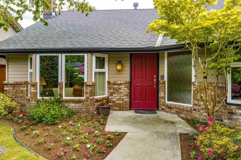708 JUNIPER PLACE - photo 3 of 40