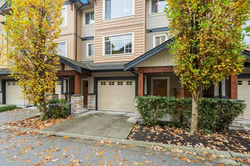 71 11305 240 STREET - photo 2 of 39