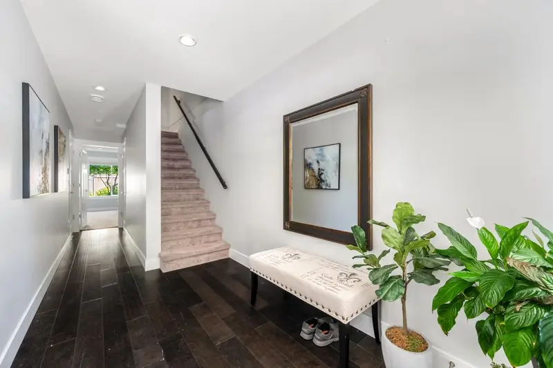 6 23709 111A AVENUE - photo 2 of 23