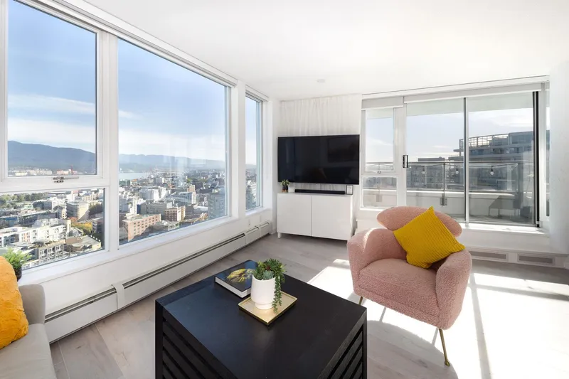 3705 188 KEEFER PLACE - photo 3 of 25