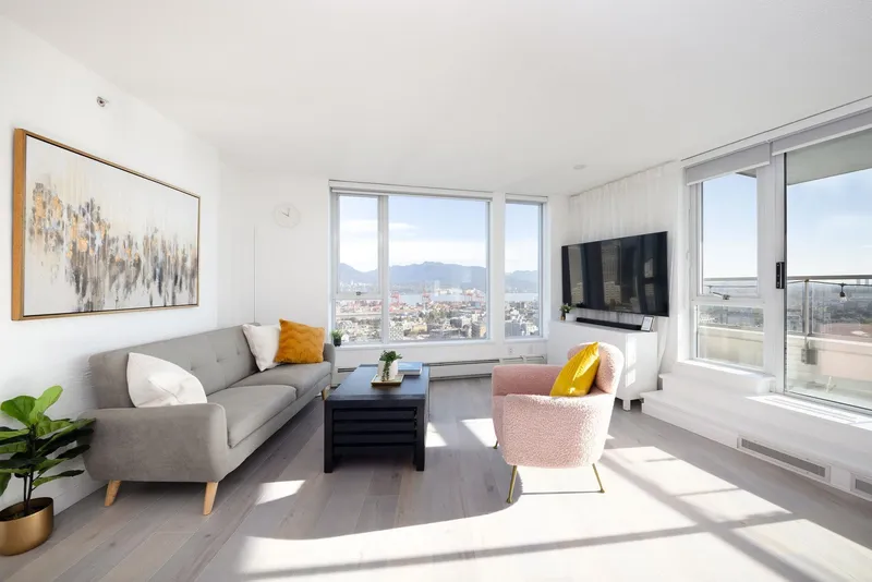 3705 188 KEEFER PLACE - photo 4 of 25