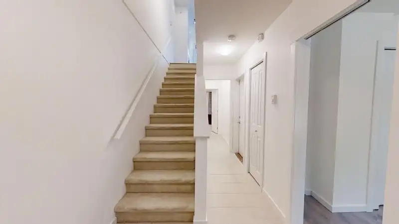 48 2418 AVON PLACE - photo 3 of 29