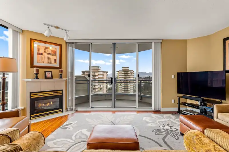1506 719 PRINCESS STREET - photo 4 of 27