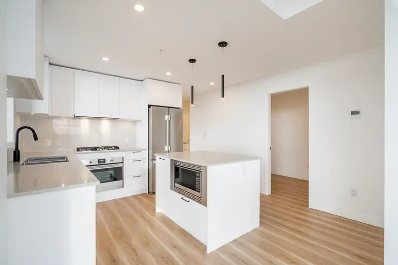 2704 8551 201 STREET - photo 2 of 18