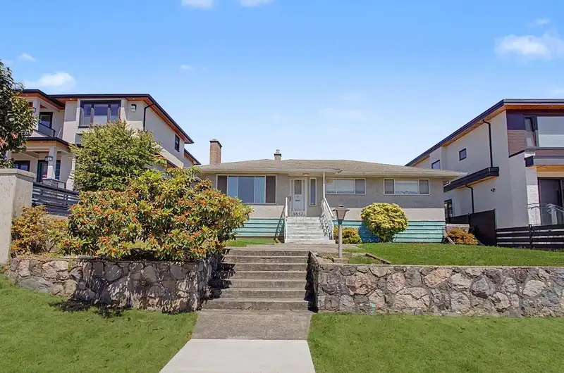 4843 VENABLES STREET - photo 2 of 21