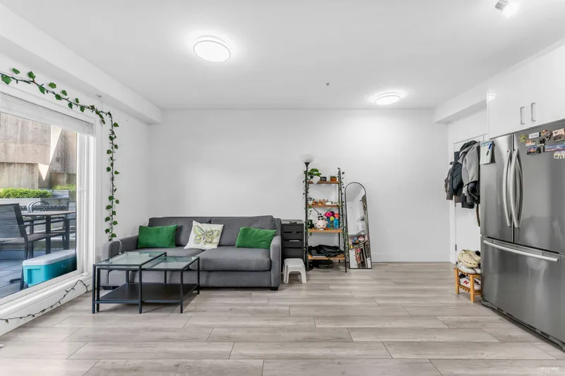 B107 9689 140 STREET - photo 4 of 18