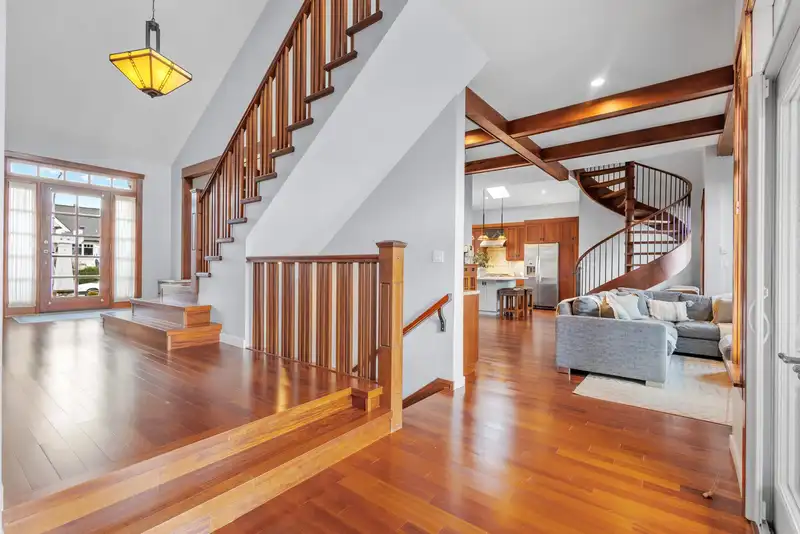 186 MACDONALD AVENUE - photo 4 of 35