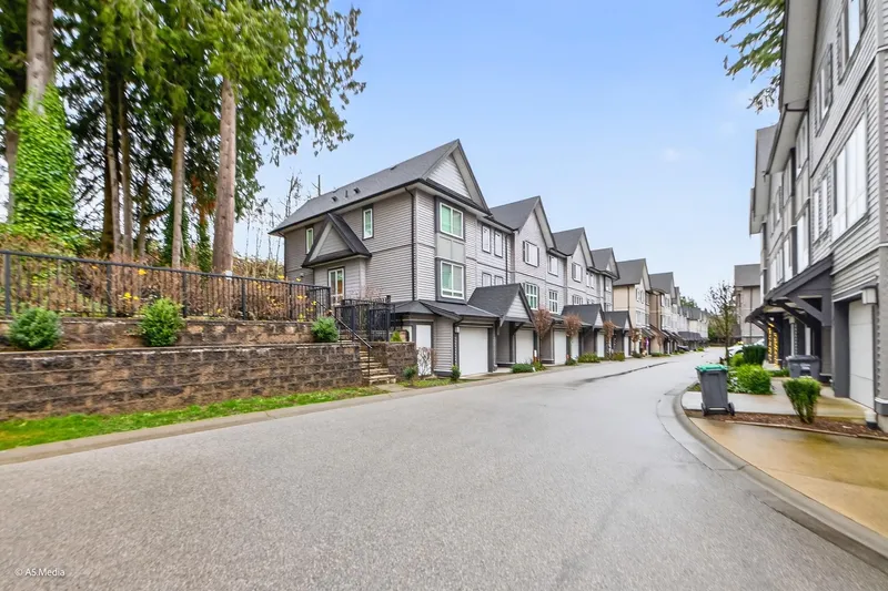 83 14555 68 AVENUE - photo 4 of 25