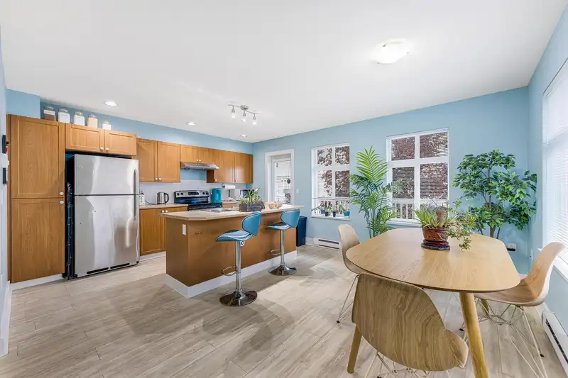 171 16177 83 AVENUE - photo 1 of 21
