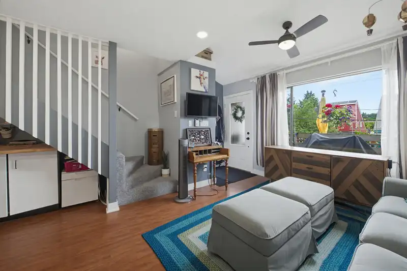4716 48B STREET - photo 2 of 33