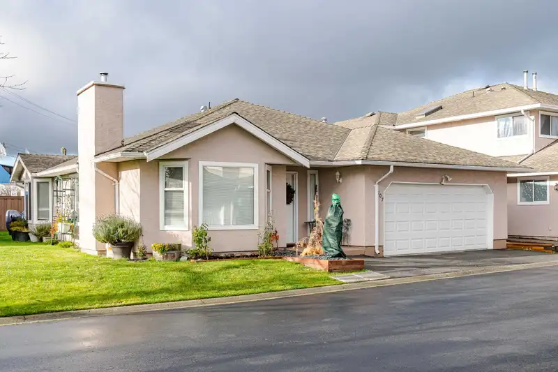107 15501 89A AVENUE - photo 4 of 28