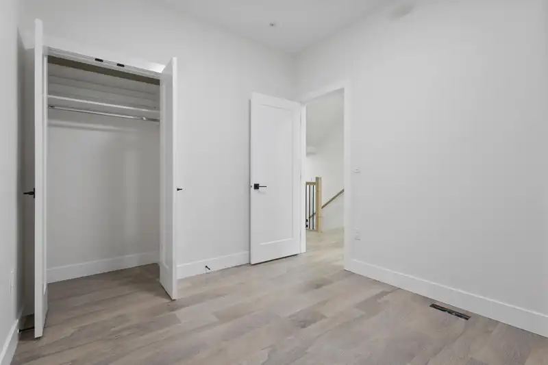 32545 HIGGINBOTTOM COURT - photo 4 of 37