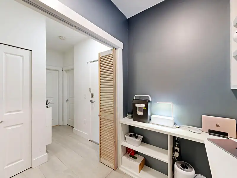 211 2083 W 33RD AVENUE - photo 3 of 40