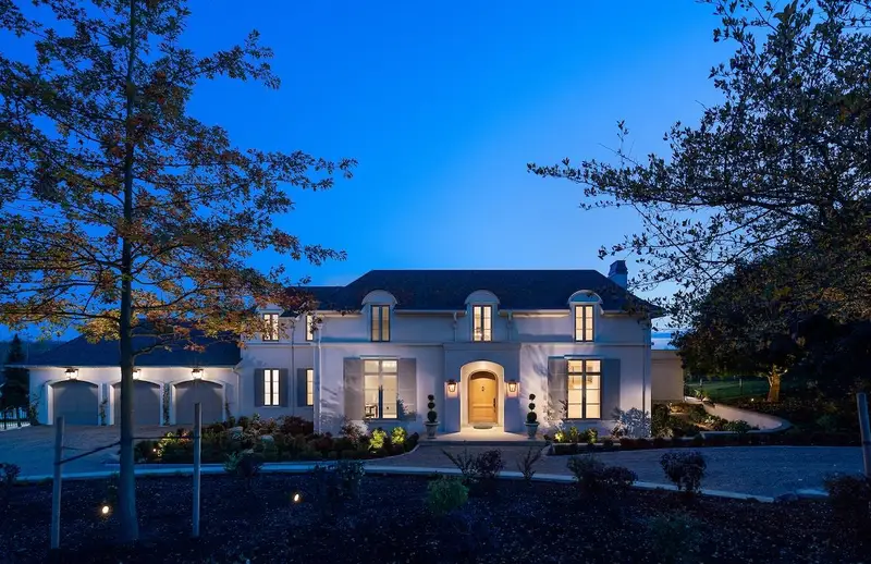 18238 20 AVENUE - photo 3 of 25