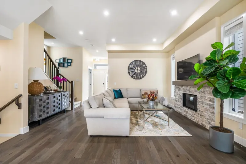 2509 164A STREET - photo 1 of 25