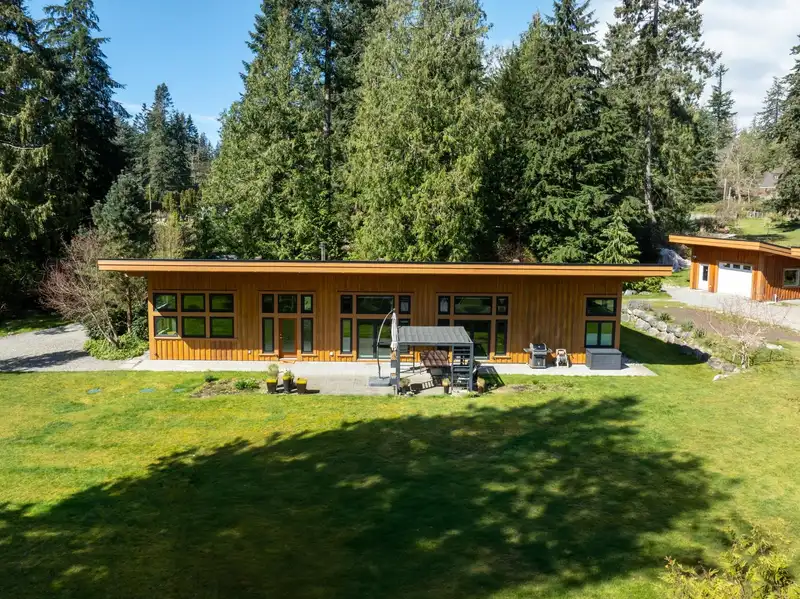 990 CHASTER ROAD - photo 4 of 40