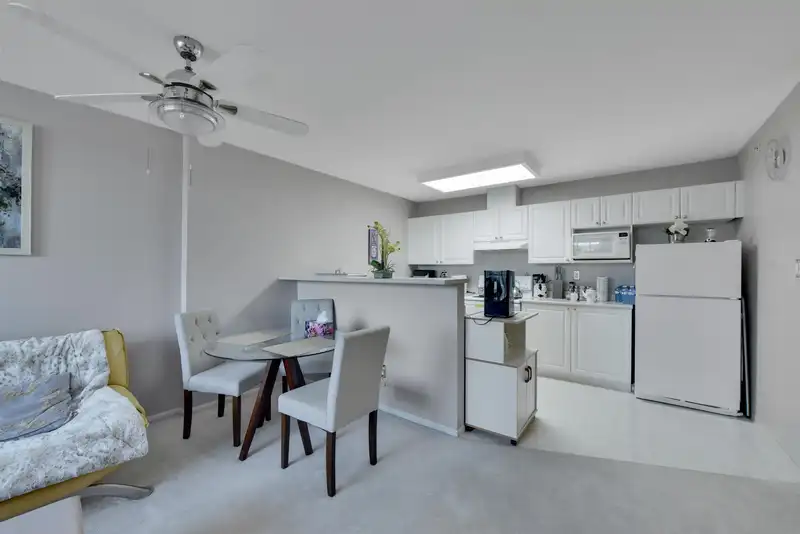 605 13880 101 AVENUE - photo 3 of 30
