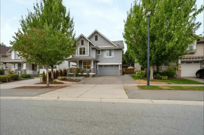 2293 MERLOT BOULEVARD - photo 3 of 40