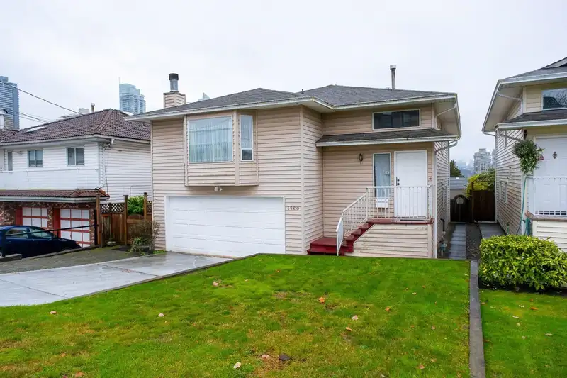 4260 GRAVELEY STREET - photo 1 of 8