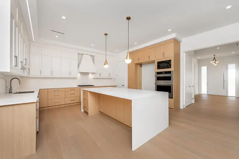 12759 107A AVENUE - photo 4 of 40