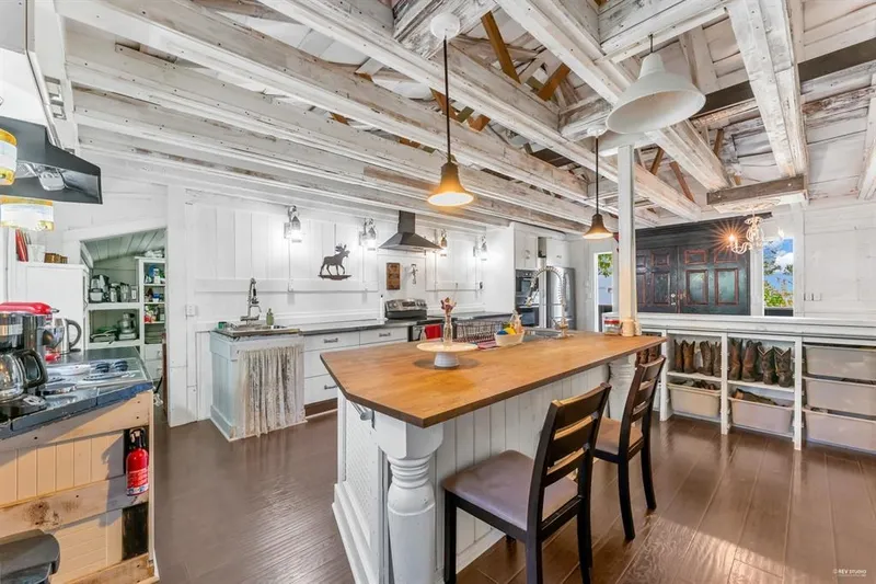 20288 43A AVENUE - photo 2 of 18