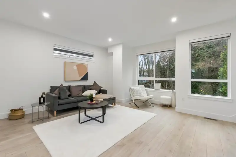 32 13895 64 AVENUE - photo 2 of 39