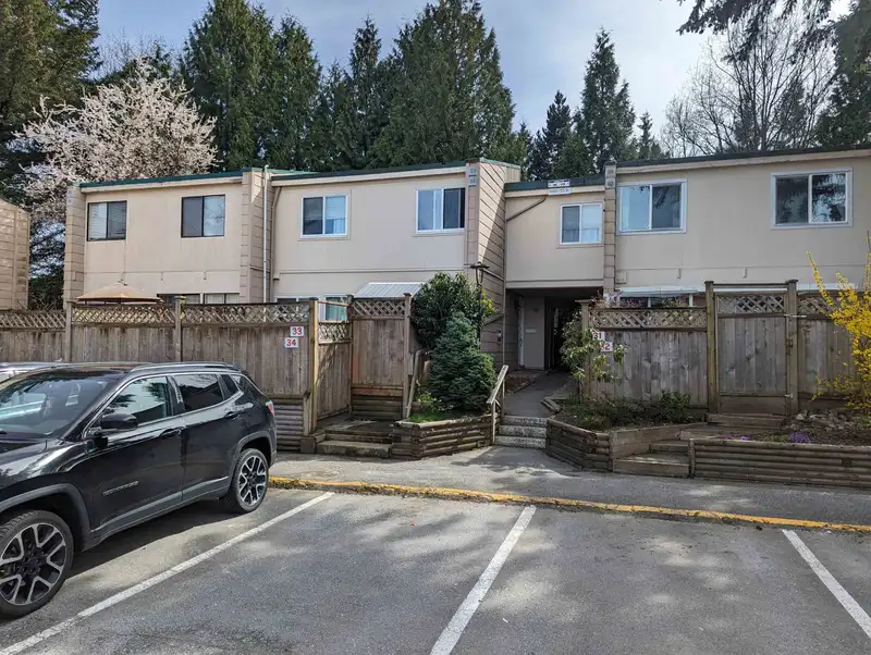 33 10565 153 STREET - photo 1 of 2