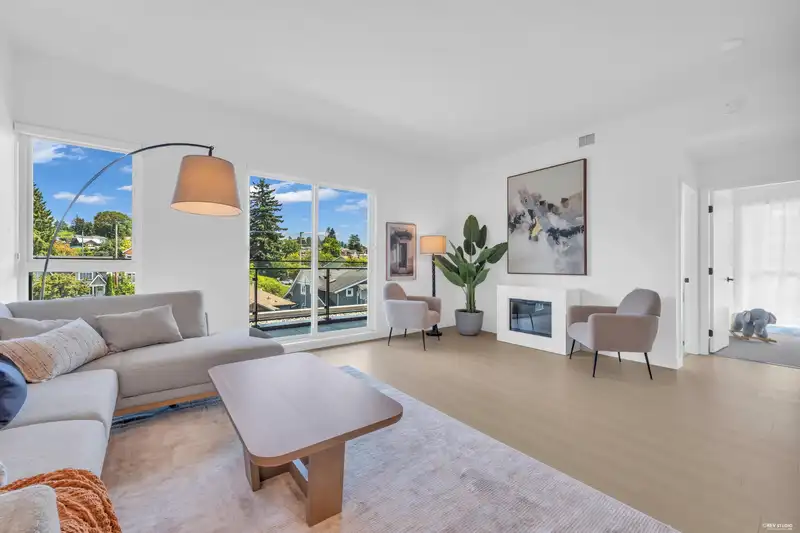 510 422 E 3RD STREET - photo 1 of 37