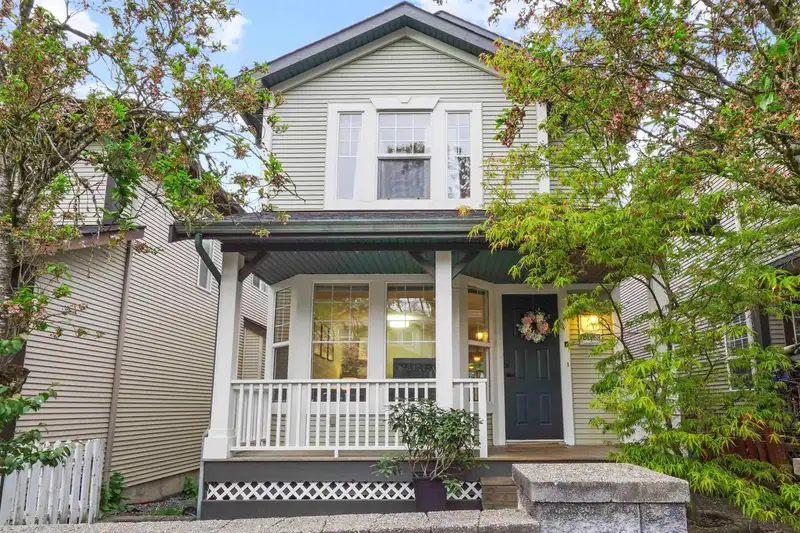 24369 101 AVENUE - photo 1 of 28