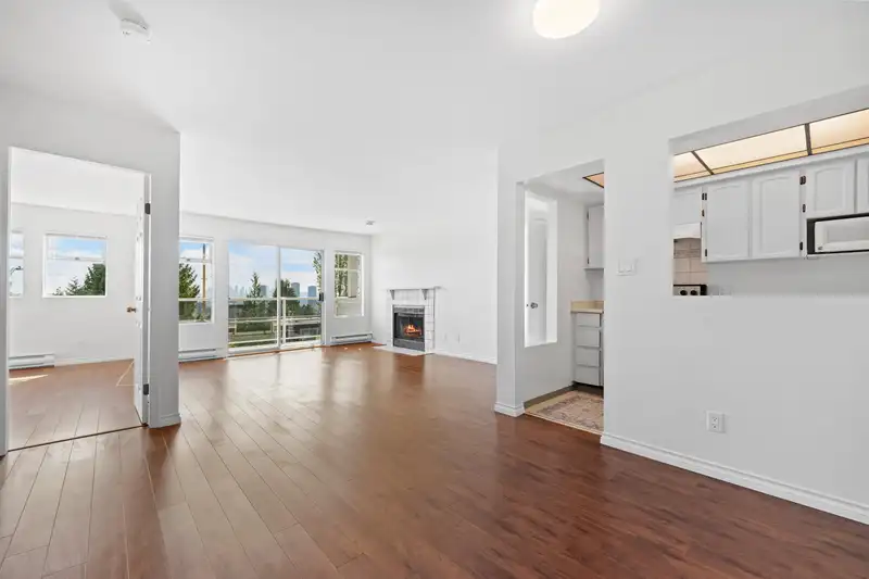 211 5335 HASTINGS STREET - photo 4 of 40