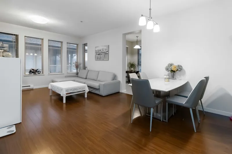 5413 5111 GARDEN CITY ROAD - photo 1 of 24