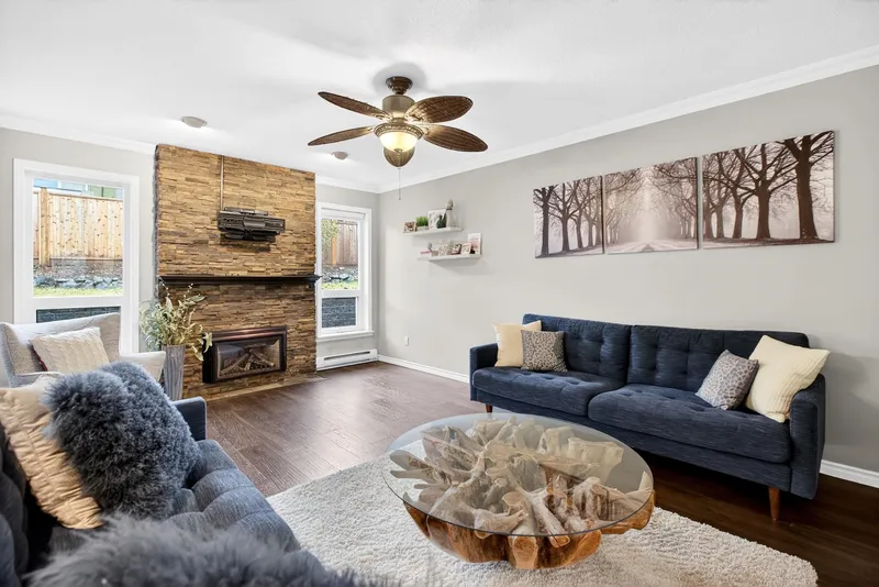 19712 49TH AVENUE - photo 4 of 25