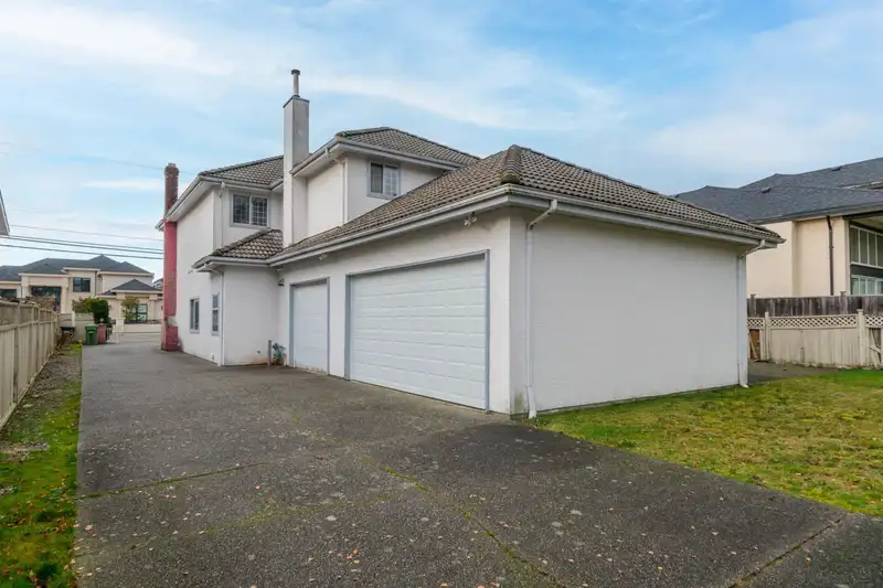 10540 NO. 4 ROAD - photo 2 of 40