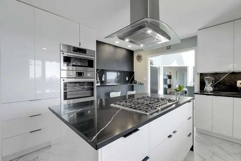 7811 REDROOFFS ROAD - photo 4 of 40