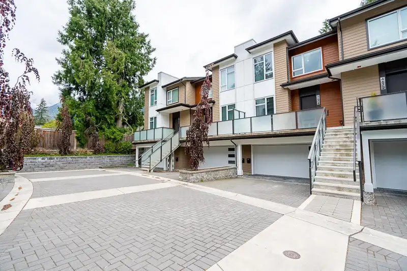 4674 CAPILANO ROAD - photo 3 of 38