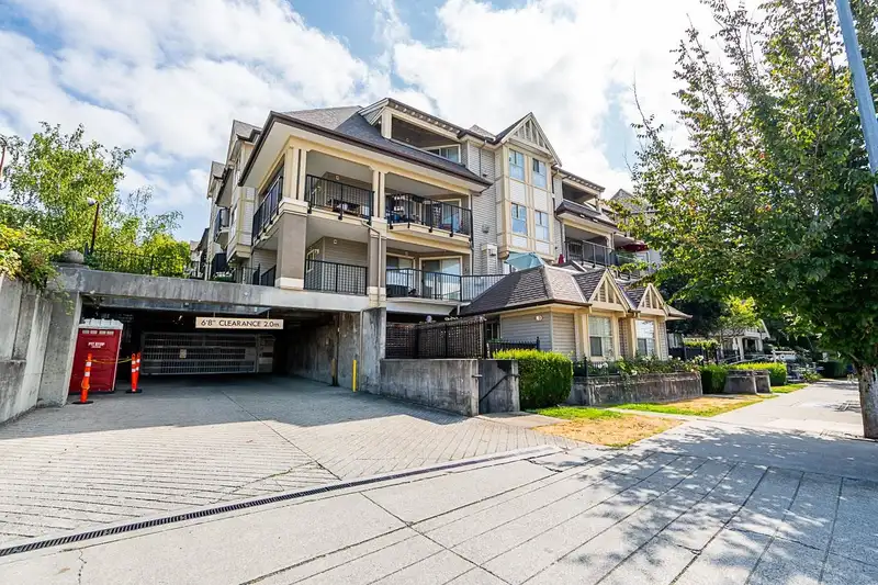 508 215 TWELFTH STREET - photo 1 of 31