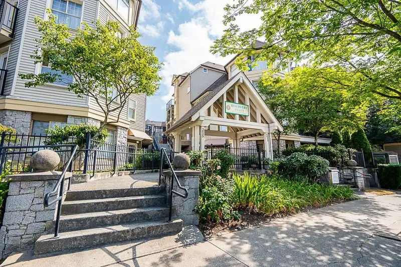 508 215 TWELFTH STREET - photo 2 of 31